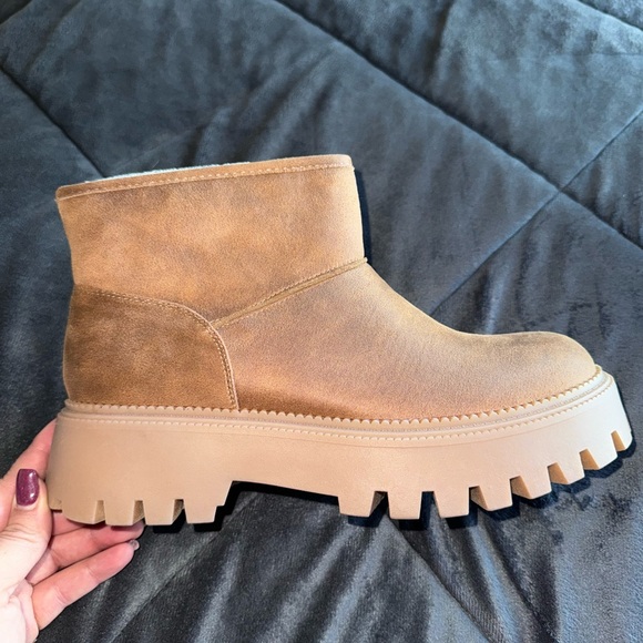 Dolce Vita Ankle Platform Boots - Picture 2 of 8